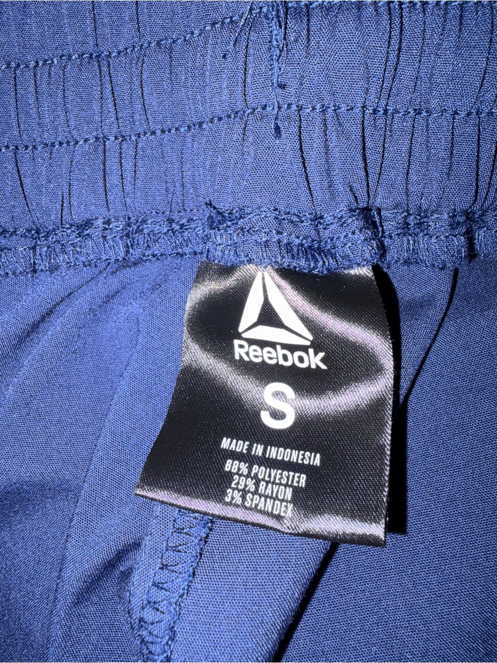 Reebok Navy Medical Scrub Top and Drawstring Pants Set - Picture 9 of 10
